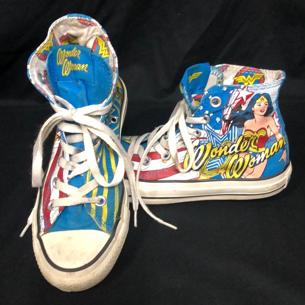 Converse Wonder Woman Comics Styled Chucks